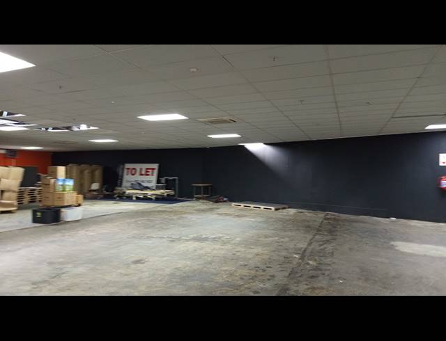 1,700M² WAREHOUSE TO LET IN MAITLAND